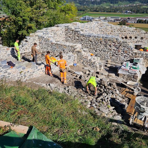 3 Firmen, 1 Projekt: Bau Allianz 🏗️🤝 (Tag 3 & 4)

Die Arbeiten gehen weiter! 💪
Auch an Tag 3 wurde auf der Burg...